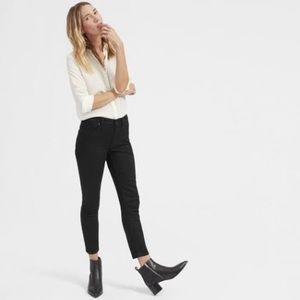 Everlane Women’s The Mid Rise Skinny Jean Ankle Black Wash
